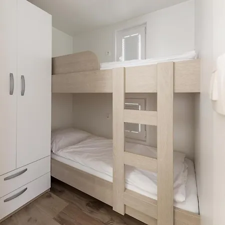 Apartment Floating Sea House Gong *