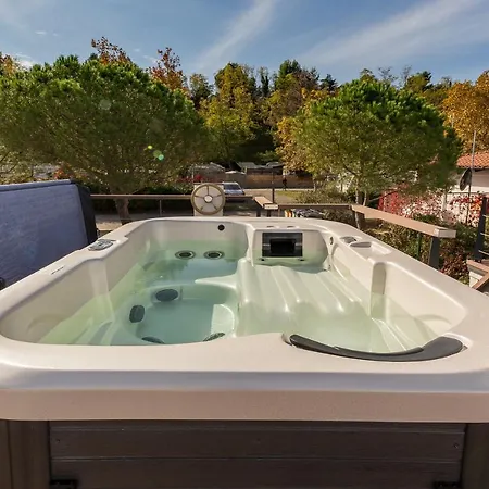 Apartment Floating Sea House Gong *