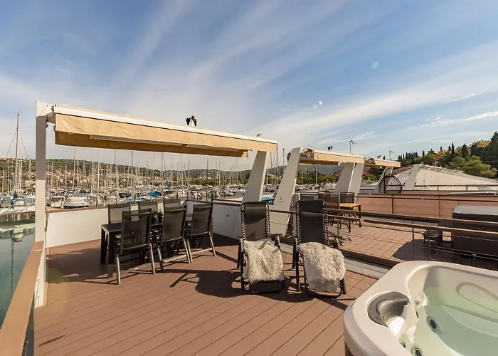 Floating Sea House Gong Portorož